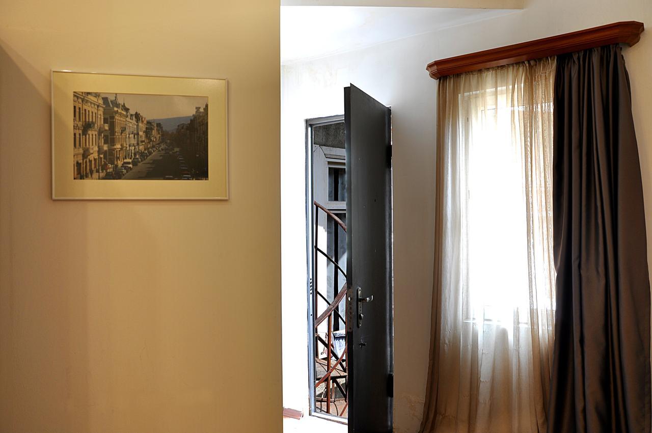 Hotel Corner ティビリシ エクステリア 写真