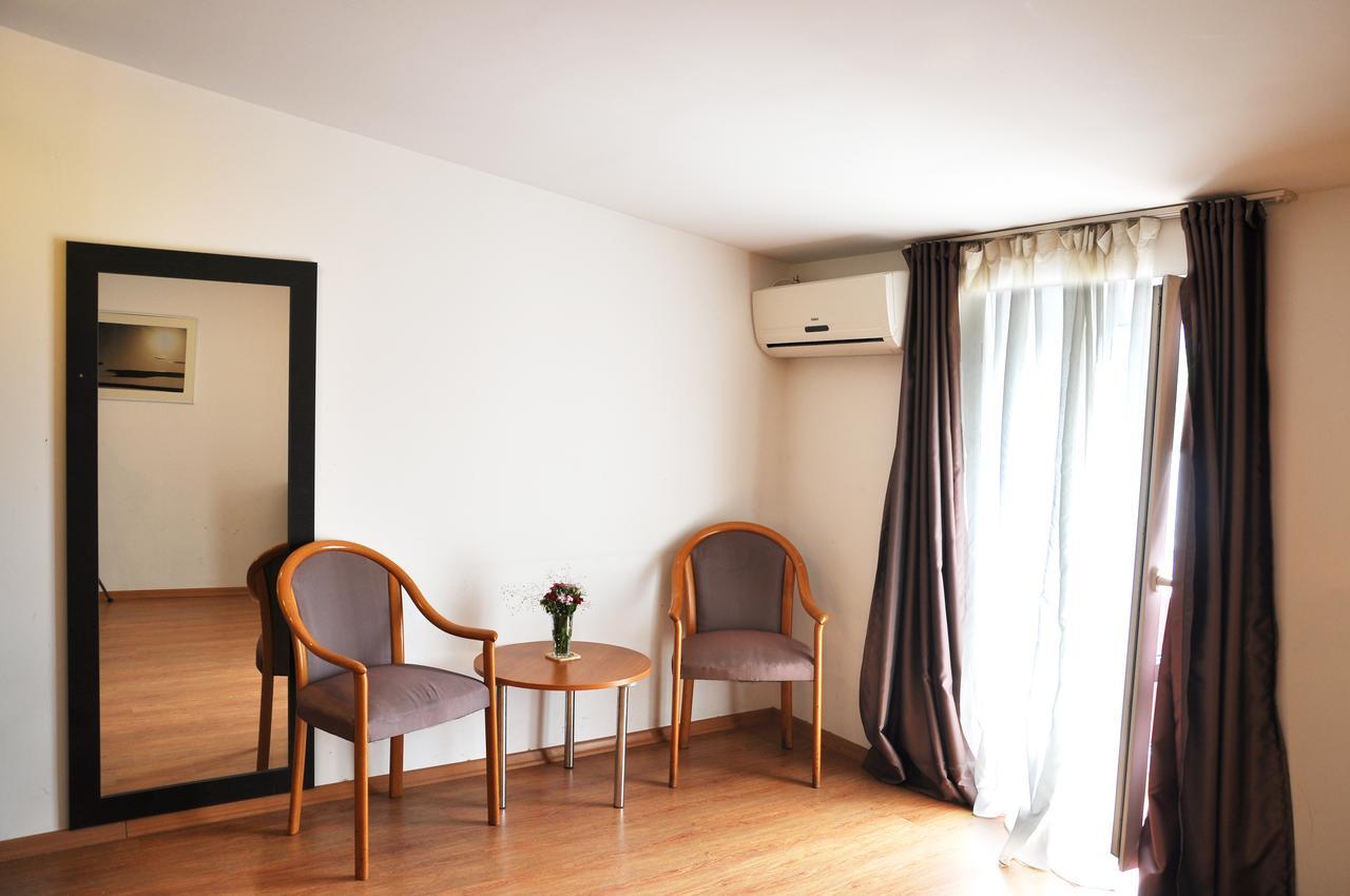 Hotel Corner ティビリシ エクステリア 写真