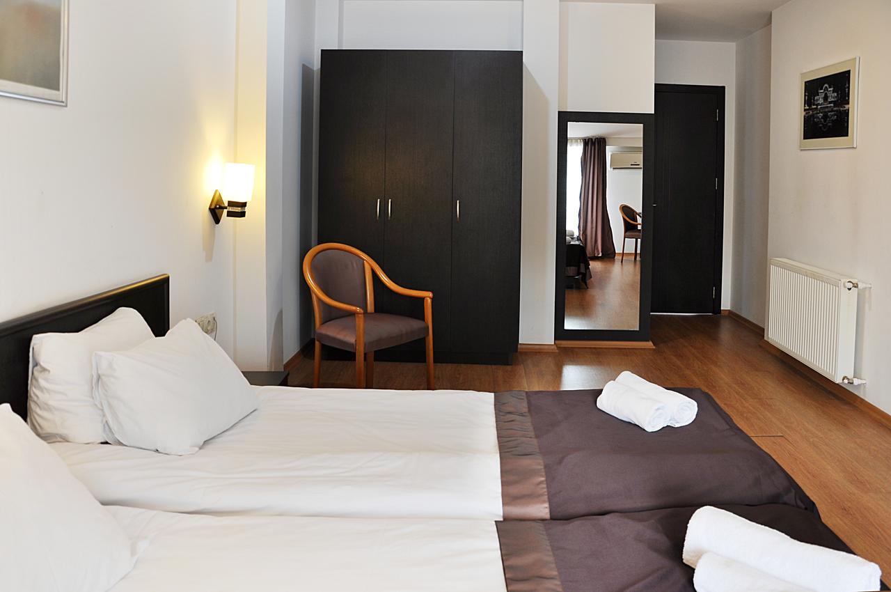 Hotel Corner ティビリシ エクステリア 写真