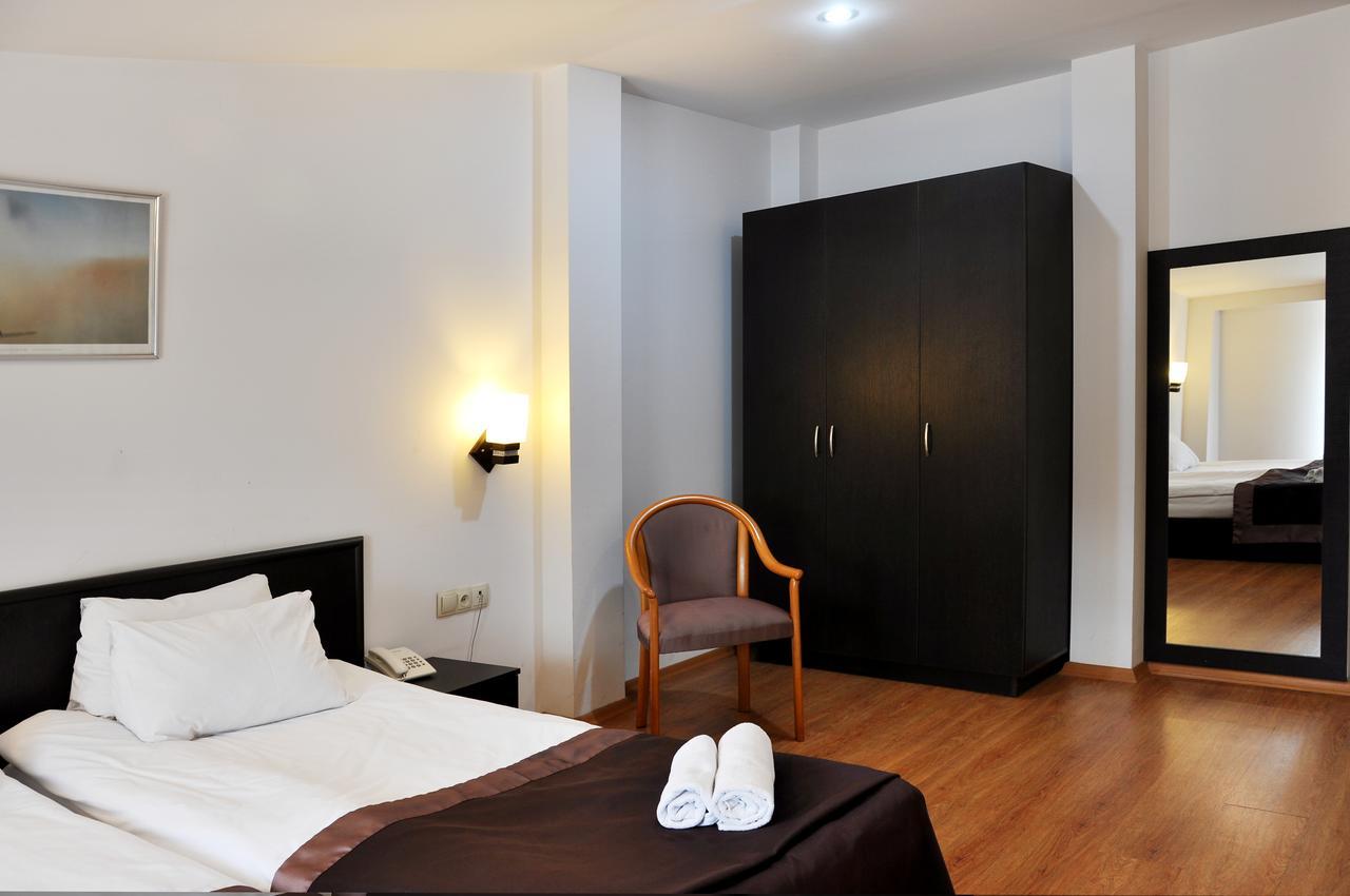 Hotel Corner ティビリシ エクステリア 写真